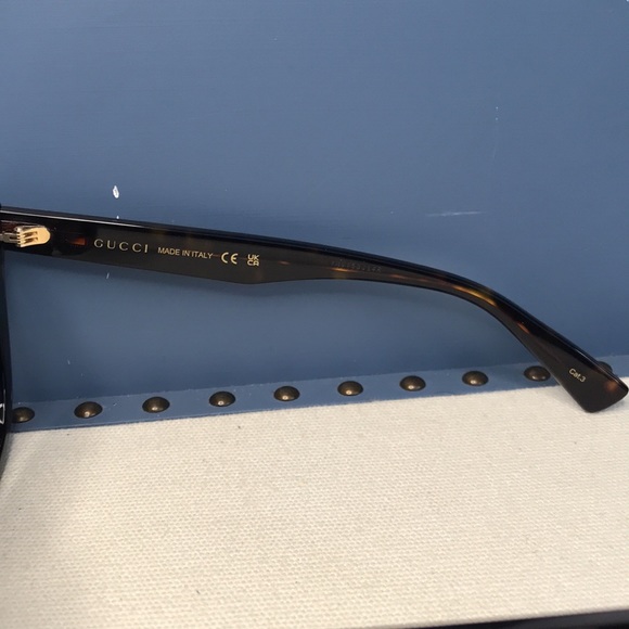 GUCCI GG1169S 003 cat eye sunglass in shiny dark havana frame with green lenses. - Picture 11 of 17